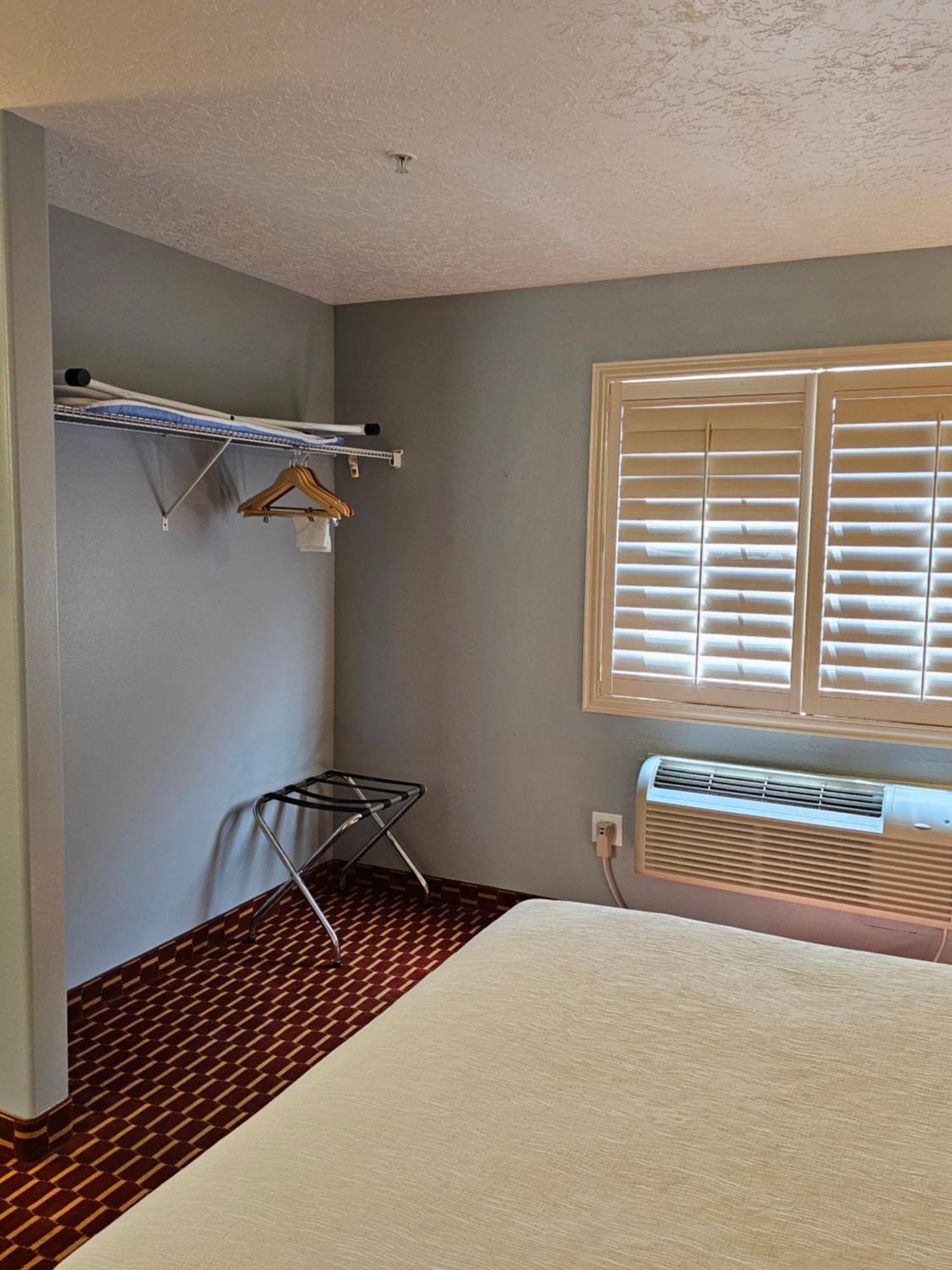 Hotel Executive & Extended -