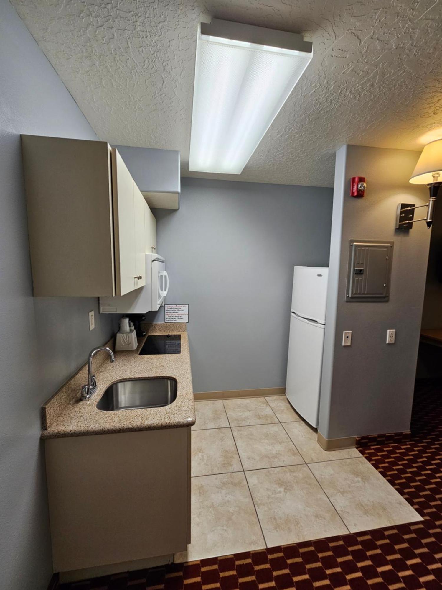 Hotel Executive & Extended - 3*