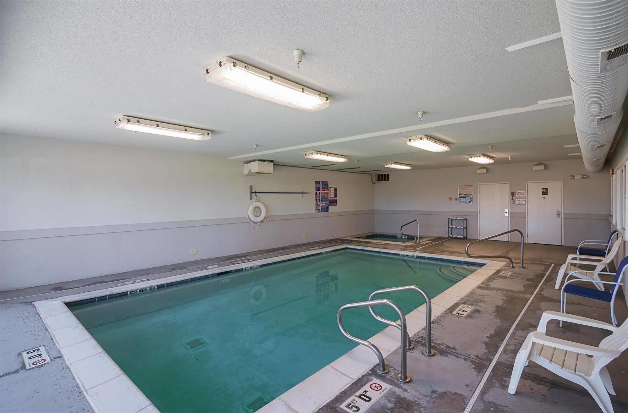 Hotel Executive & Extended -